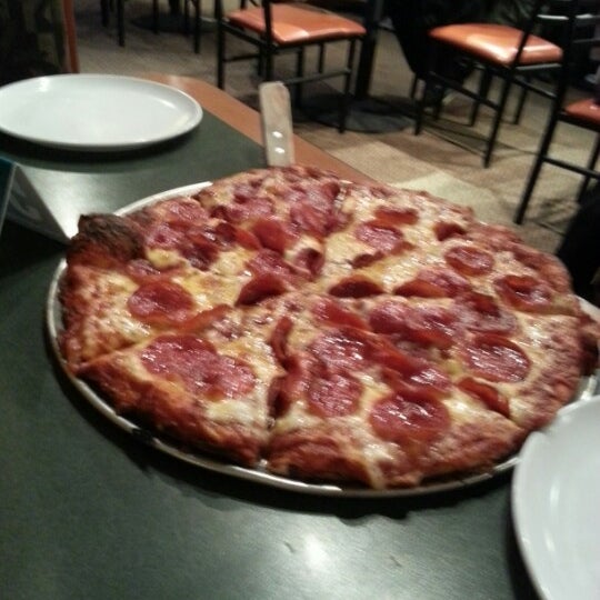 Photos At Round Table Pizza Pizzeria