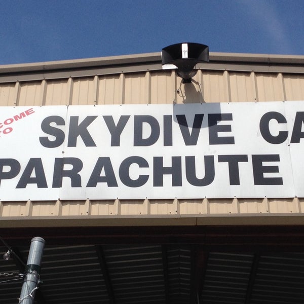 Foto diambil di Skydive Carolina oleh David pada 4/13/2014