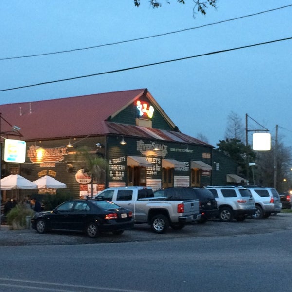 3/8/2014 tarihinde Phill V.ziyaretçi tarafından Rivershack Tavern'de çekilen fotoğraf