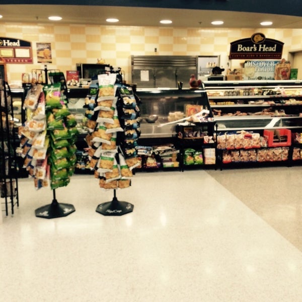 Hurlburt Field Commissary Grocery Store in Hurlburt Field