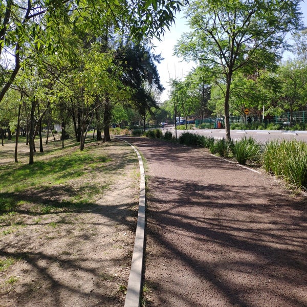Foto tirada no(a) 2da Sección Bosque de Chapultepec por Bernardo B. M. em 6/1/2022
