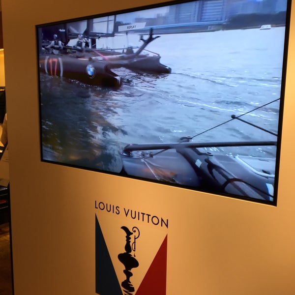 Louis Vuitton 福岡店 2 Tips