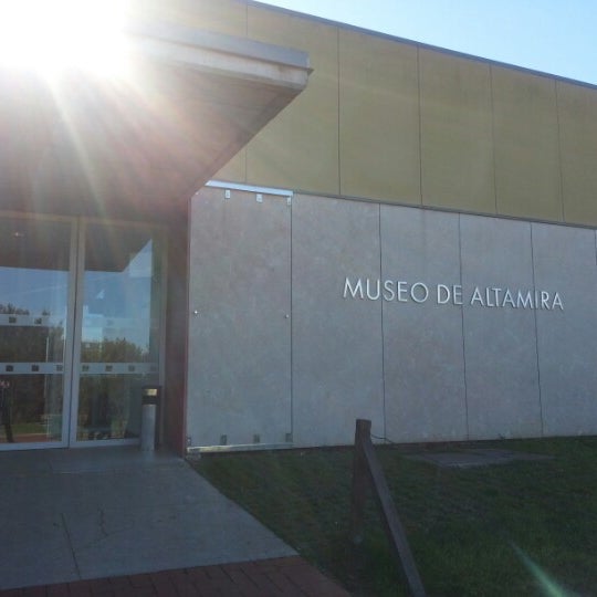 Das Foto wurde bei Museo de Altamira von Blueravenforhim am 10/25/2012 aufgenommen
