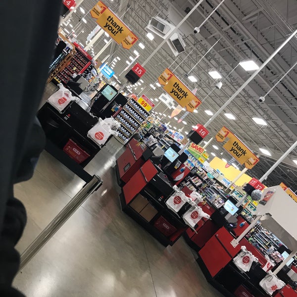 Photo taken at H-E-B plus! by Eric on 2/21/2018
