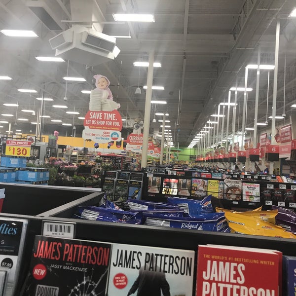 Photo taken at H-E-B plus! by Eric on 7/5/2017