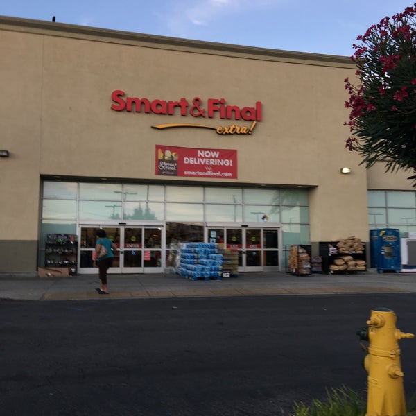 Smart & Final Extra! Grocery Store