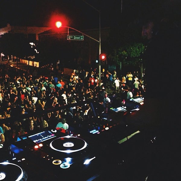 Xfest крым. Икс фест 2020 севастополь. Октябрь фест. Hairbossuz. Октябрь фест.