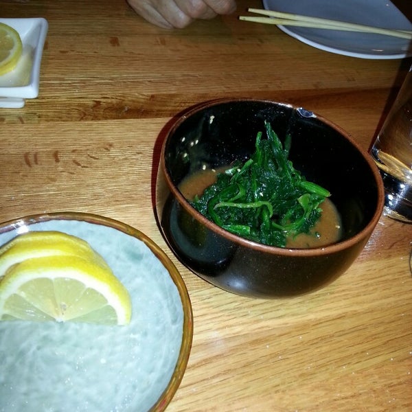 Photo taken at Umi Japanese Restaurant by Lisabeth R. on 11/9/2013