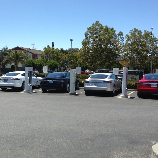 Tesla Supercharger Gilroy, CA