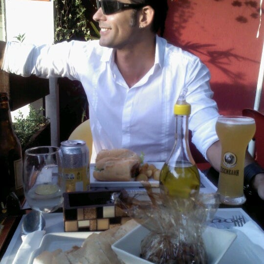 รูปภาพถ่ายที่ La Rauxa Café โดย Camila S. เมื่อ 12/4/2012