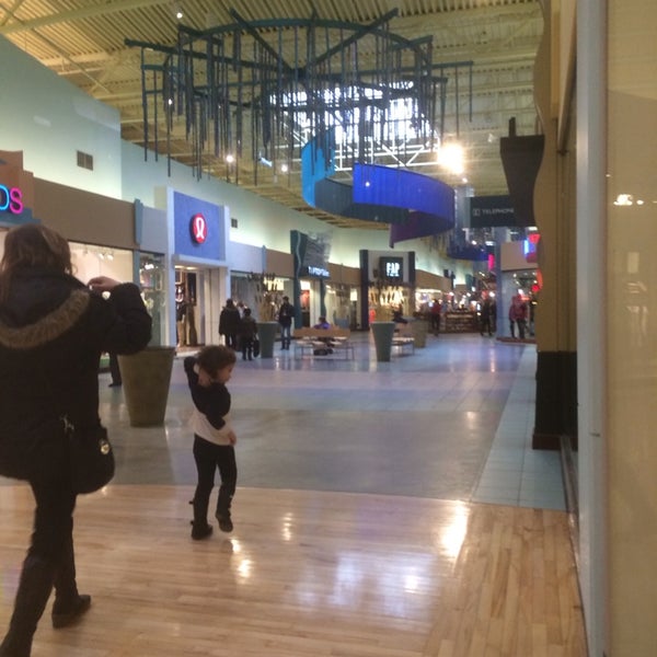 Are Dogs Allowed In Vaughan Mills Mall