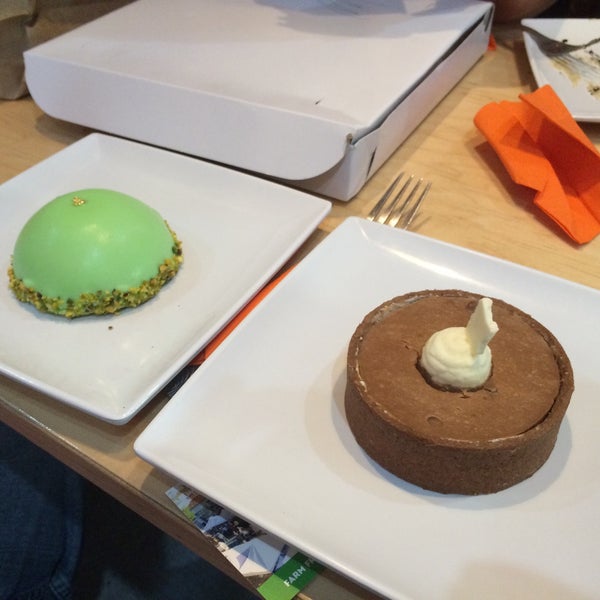 5/22/2016에 Genevieve K.님이 Heaven Sent Desserts에서 찍은 사진