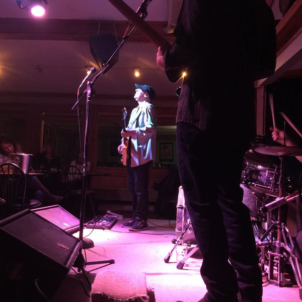 11/28/2015にJeff R.がSteve&#39;s Live Musicで撮った写真