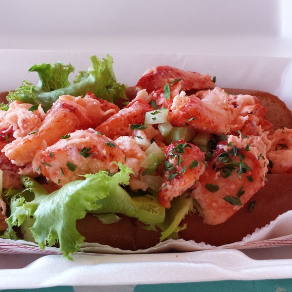 The Shrimp Plate and Lobster Rolls are great even with lettuce and celery. Very quick and pleasant service. From order to back to the cottage was 20 mins!