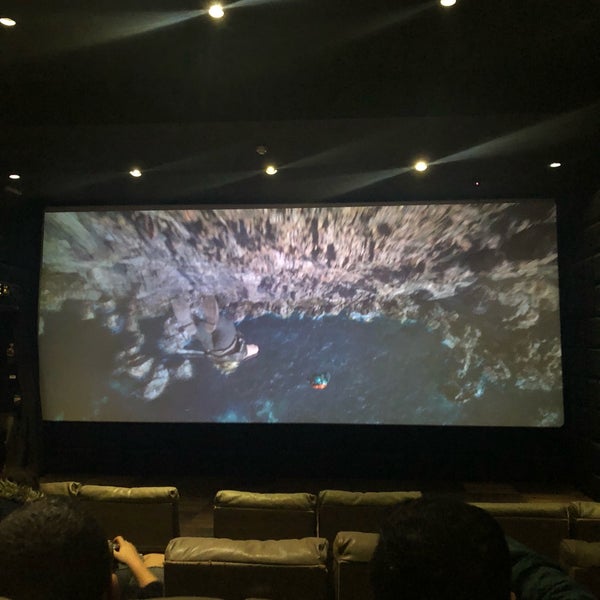 รูปภาพถ่ายที่ CinemaPink โดย İlker S. เมื่อ 12/22/2018