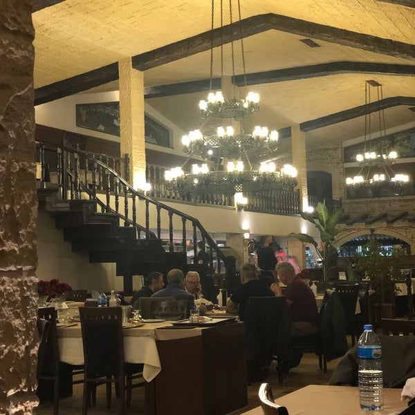 Снимок сделан в Yalı Restaurant пользователем Basar S. 12/15/2021