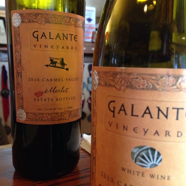 รูปภาพถ่ายที่ Galante Vineyards โดย WineWalkabout with Kiwi and Koala เมื่อ 10/26/2014