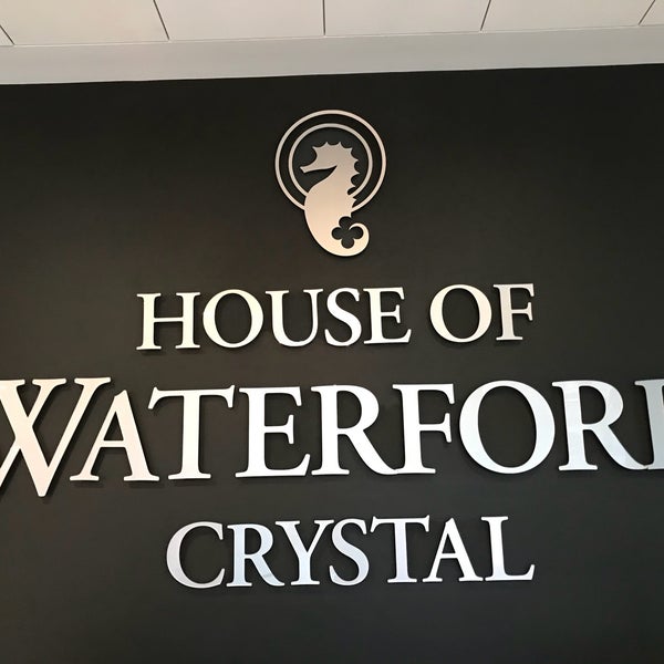 Photo taken at House of Waterford Crystal by WineWalkabout with Kiwi and Koala on 11/20/2017