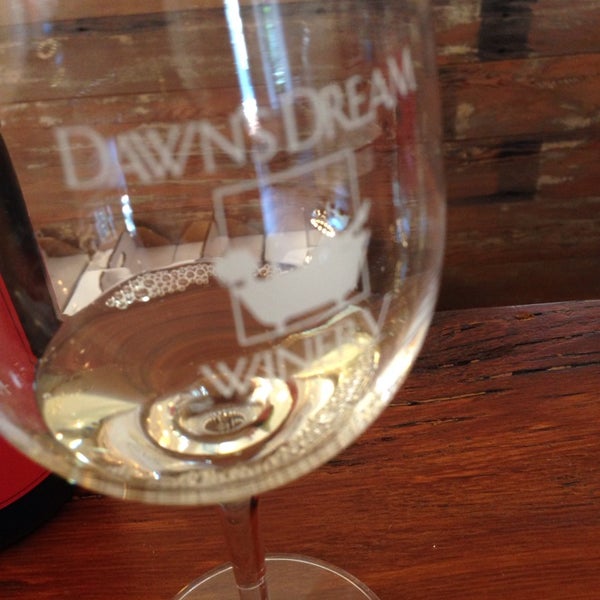Снимок сделан в Dawn&#39;s Dream Winery пользователем WineWalkabout with Kiwi and Koala 5/9/2014