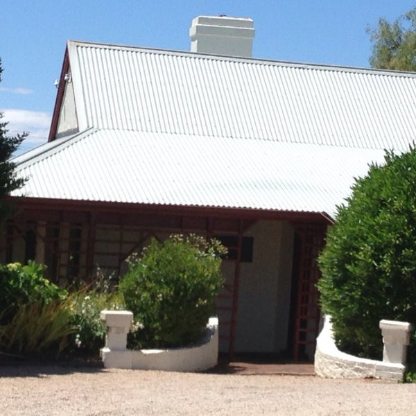 Foto tirada no(a) Penfolds Magill Estate Cellar Door &amp; Restaurant por WineWalkabout with Kiwi and Koala em 11/26/2013