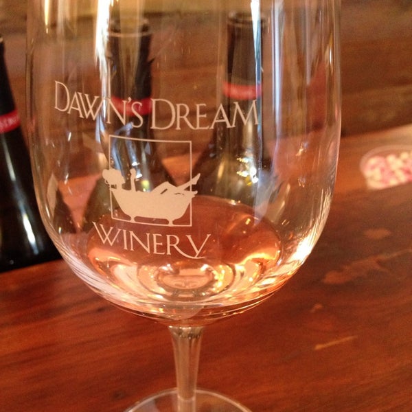 Снимок сделан в Dawn&#39;s Dream Winery пользователем WineWalkabout with Kiwi and Koala 4/15/2014