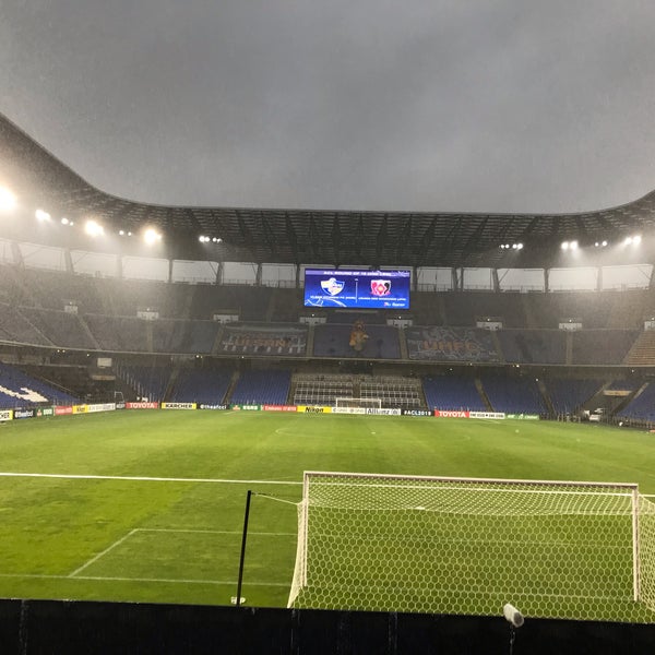 Photo taken at Ulsan Munsu Football Stadium by のむげ on 6/26/2019