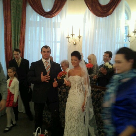 загс здание петрозаводск. петрозаводск загс еремеева. управление загс карелия. петровский дворец петрозаводск. загс карелия петрозаводск.