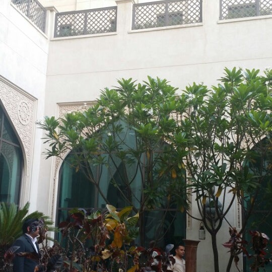 Photo taken at Al Manzil Courtyard by عبدالله .. on 5/25/2014