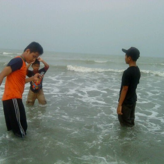 Pantai Cemara Pantai