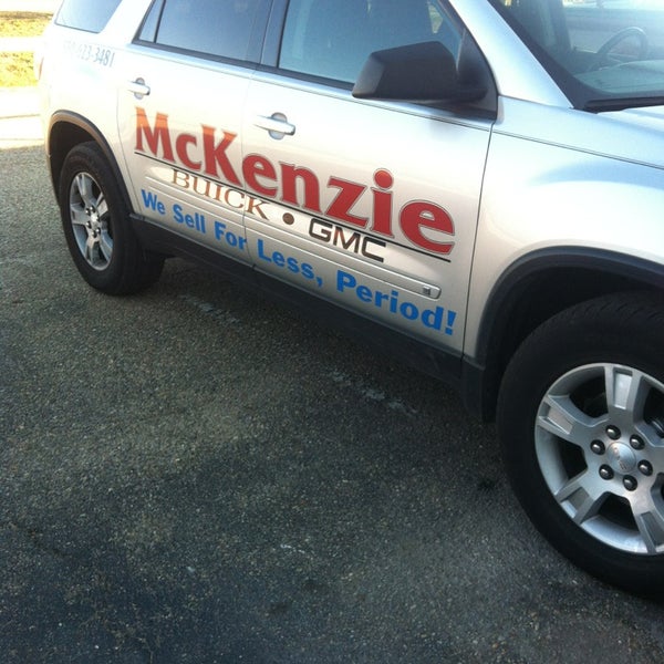 รูปภาพถ่ายที่ Mckenzie Motors Buick GMC โดย Kathy เมื่อ 1/7/2013