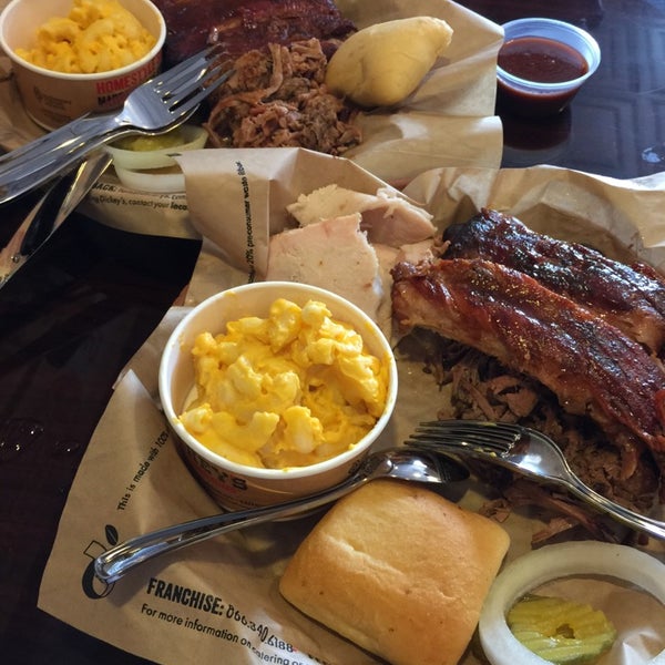 Photo taken at Dickey&#39;s Barbecue Pit by Eddy P. on 9/20/2014