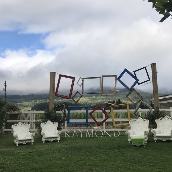 6/9/2017 tarihinde Dylan E.ziyaretçi tarafından Raymond Vineyards'de çekilen fotoğraf