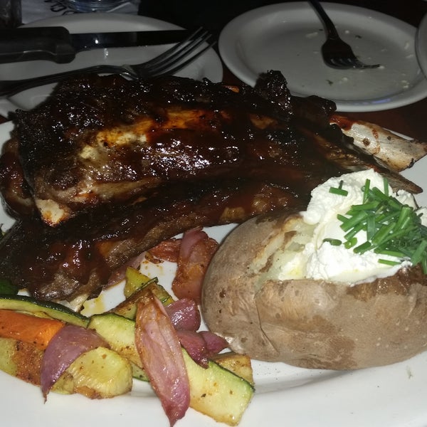 Photos at Claim Jumper (Now Closed) American Restaurant in Lynnwood