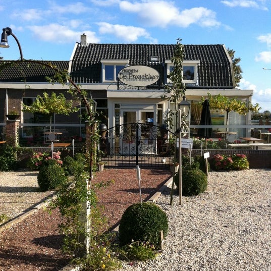 Photo taken at Streekrestaurant De Pronckheer by Proeverij D. on 9/19/2011