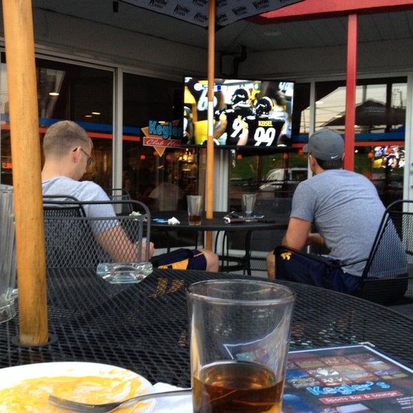 Foto tirada no(a) Kegler&#39;s Sports Bar &amp; Lounge por Kathy em 8/25/2013