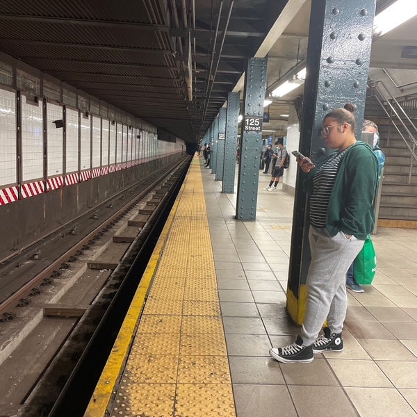 mta-subway-125th-st-4-5-6-metro-station-in-new-york