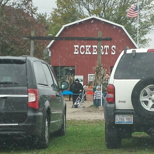 Photo taken at Eckert&#39;s Millstadt Fun Farm by Lakiesha D. on 10/15/2014