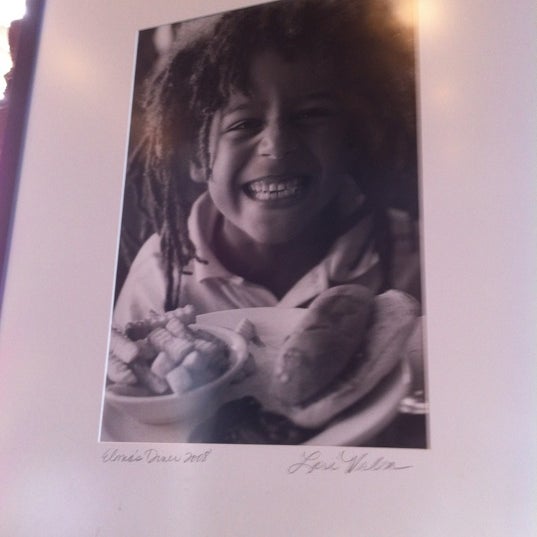 10/27/2012にCésarがElmo&#39;s Dinerで撮った写真