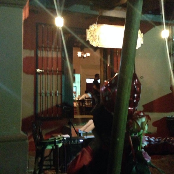 Das Foto wurde bei Cafe La Antigua Casa Roja von Ariaddna A. am 2/15/2014 aufgenommen