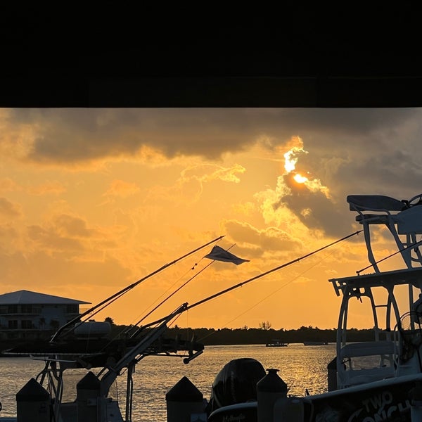 รูปภาพถ่ายที่ The Island Fish Company โดย Sean H. เมื่อ 6/12/2023