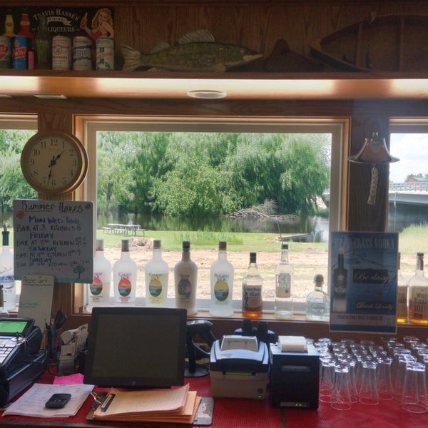 Eureka Landings Bar & Grill Bar