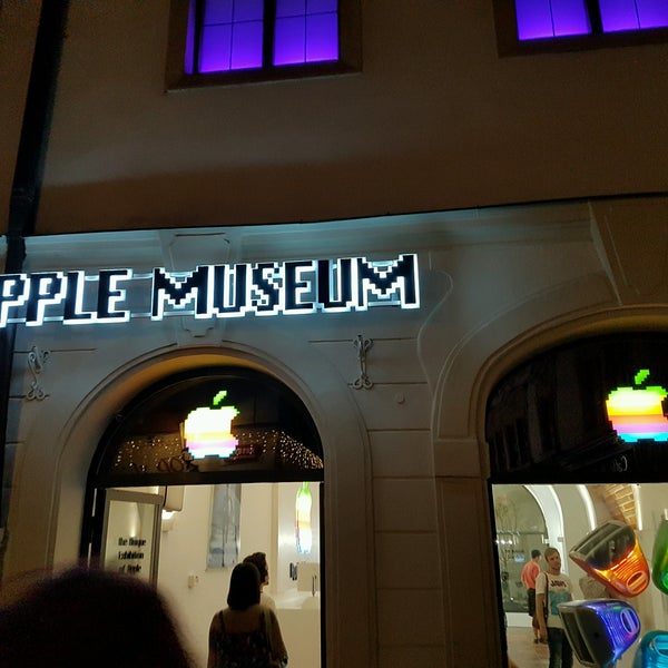 Das Foto wurde bei Apple Museum von Michael C. am 8/8/2016 aufgenommen
