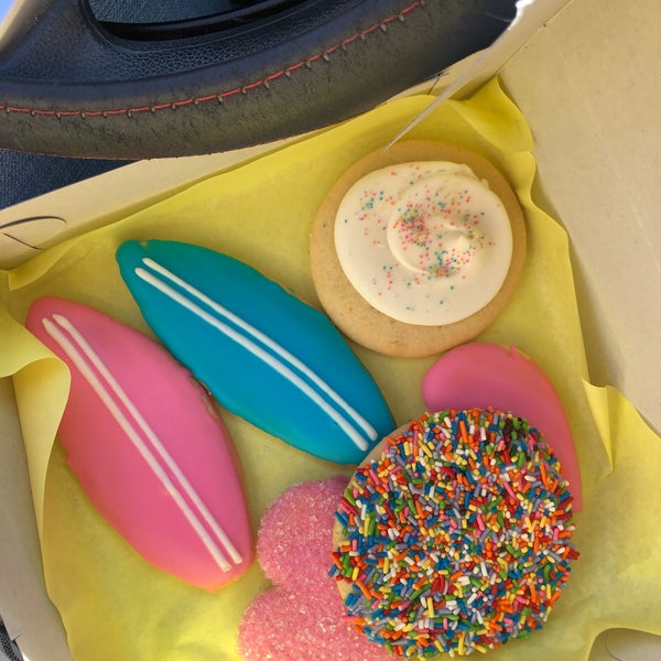 Beckers Bakery & Deli Bakery in Manhattan Beach