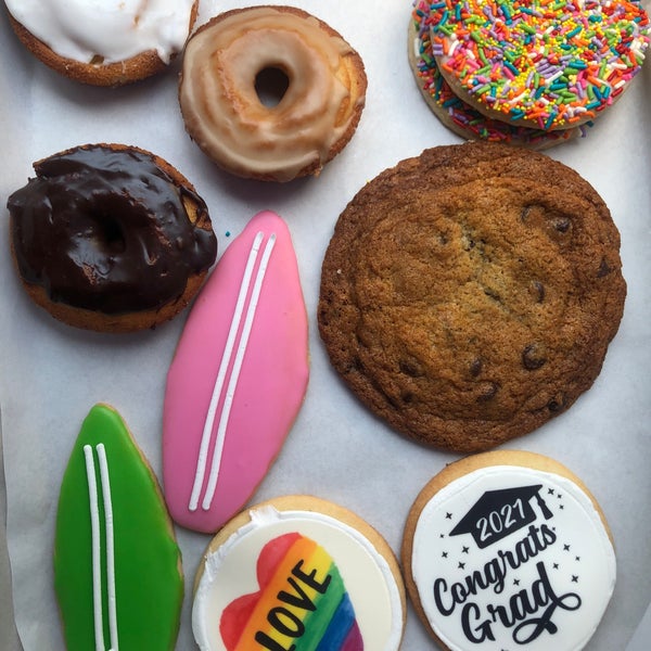 Beckers Bakery & Deli Bakery in Manhattan Beach