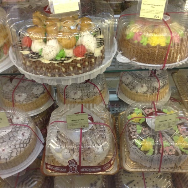 Пирожные от добрынинского комбината. Добрынинский торты логотип. Торт добрынинский. Добрынинский кондитерский комбинат. Добрынинский кондитерский комбинат.