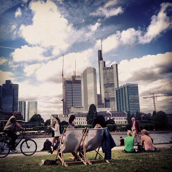 Frankfurt nightlife singles
