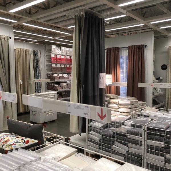 รูปภาพถ่ายที่ IKEA Coquitlam โดย Paul Ambrose L. เมื่อ 2/6/2021