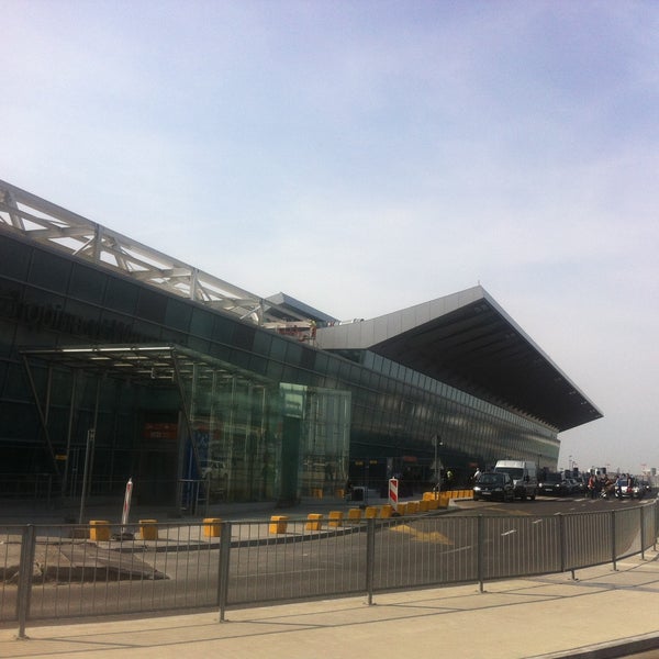 4/18/2013にMaciejがワルシャワ ショパン空港 (WAW)で撮った写真