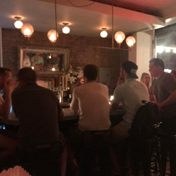 7/17/2017 tarihinde Minju L.ziyaretçi tarafından Pocket Bar NYC'de çekilen fotoğraf