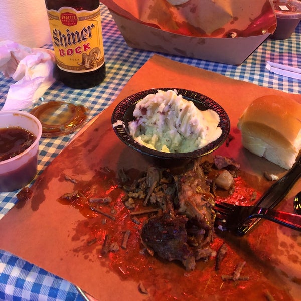 Photo taken at Billy Bob&#39;s Texas by Whitney P. on 5/24/2019